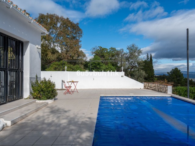 Villa con 3 Dormitorios  en Alhaurín el Grande