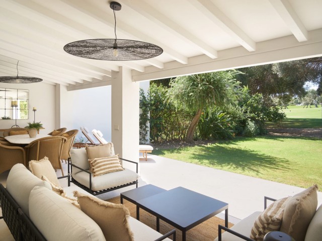 4 Bedrooms Townhouse in Nueva Andalucía