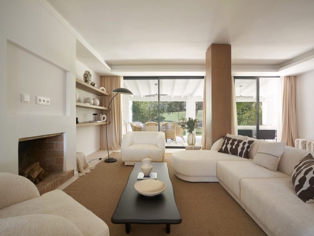 4 Bedrooms Townhouse in Nueva Andalucía