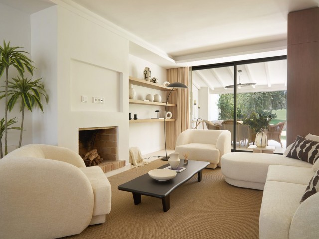 4 Bedrooms Townhouse in Nueva Andalucía