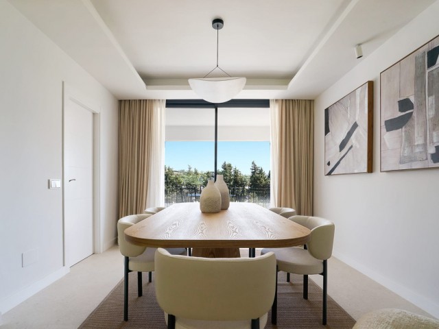 4 Bedrooms Townhouse in Nueva Andalucía