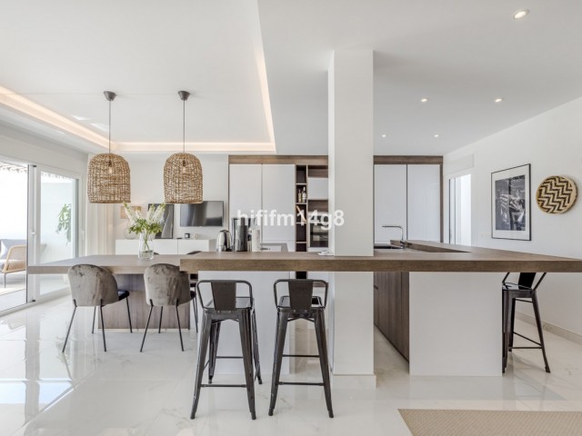 Penthouse avec 3 Chambres  à Nueva Andalucía