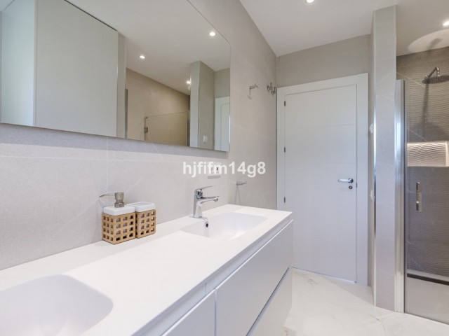 Penthouse avec 3 Chambres  à Nueva Andalucía