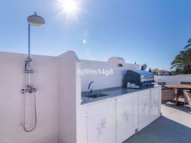 Penthouse avec 3 Chambres  à Nueva Andalucía