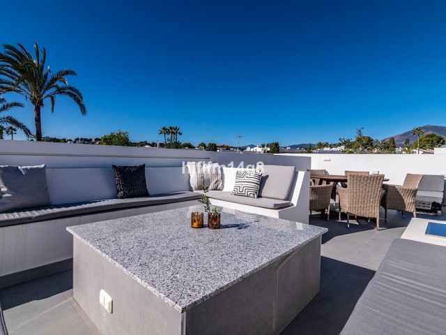 Penthouse avec 3 Chambres  à Nueva Andalucía