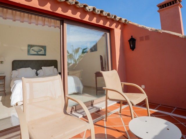 2 Bedrooms Apartment in Puerto Banús