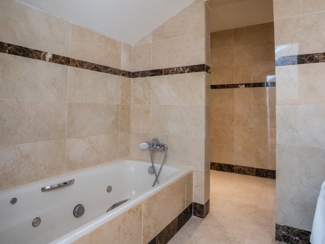 2 Bedrooms Apartment in Puerto Banús