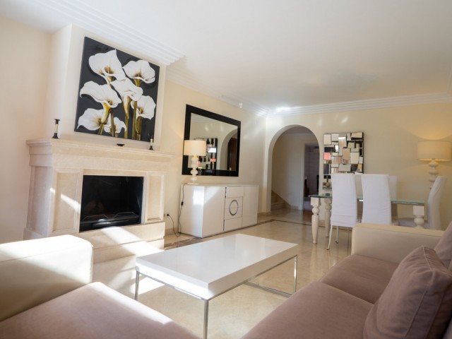 2 Bedrooms Apartment in Puerto Banús