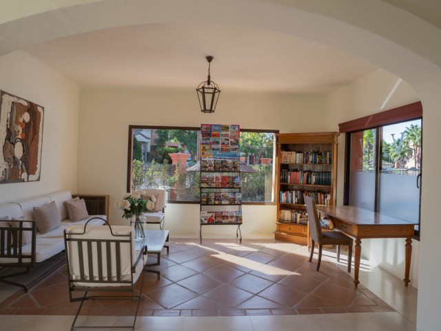 2 Bedrooms Apartment in Puerto Banús
