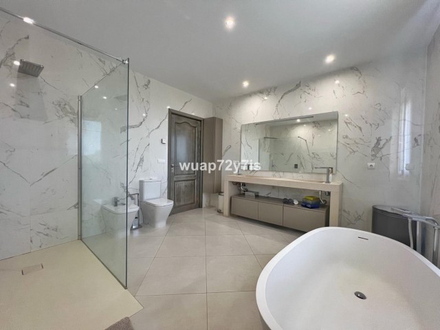 5 Makuuhuoneen Huvila Sotogrande