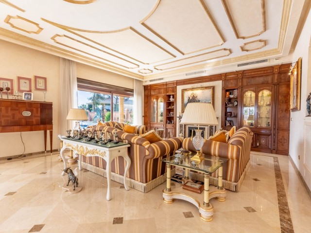 7 Bedrooms Villa in Los Monteros