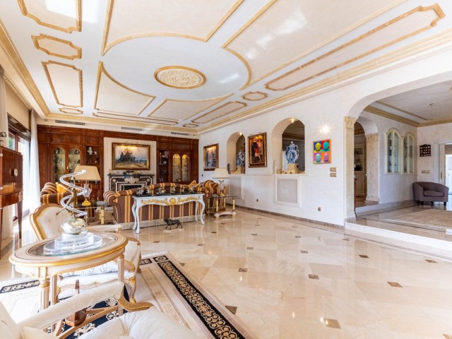 7 Bedrooms Villa in Los Monteros