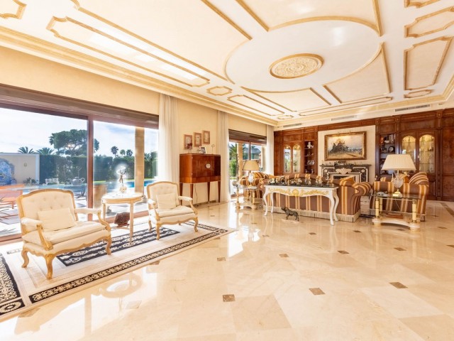 7 Bedrooms Villa in Los Monteros