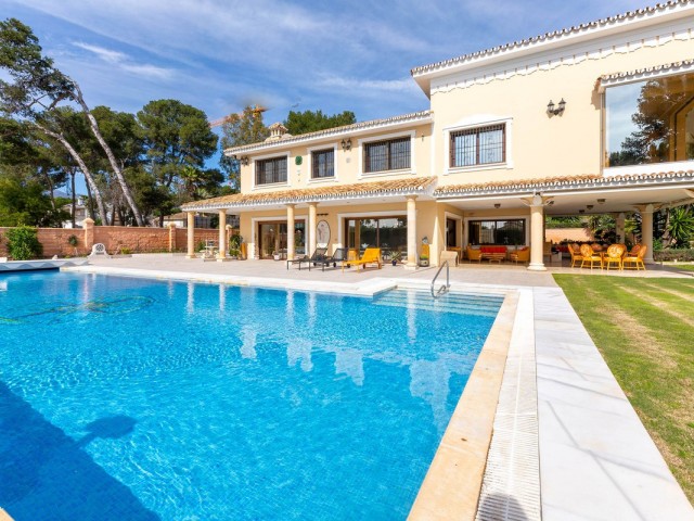 7 Bedrooms Villa in Los Monteros