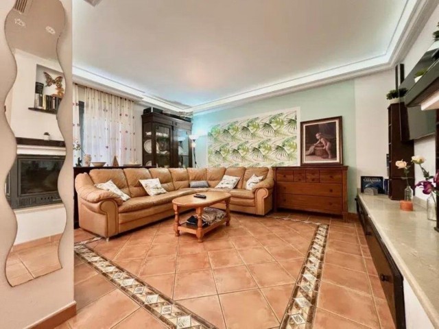 5 Bedrooms Townhouse in Nueva Andalucía