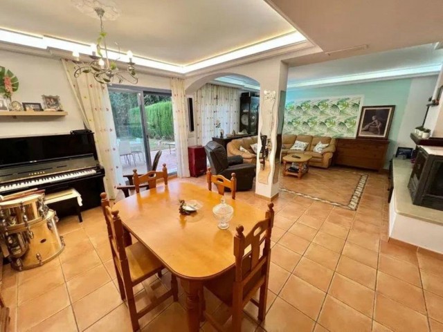 5 Bedrooms Townhouse in Nueva Andalucía