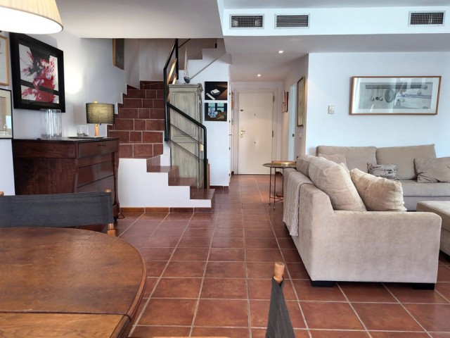 5 Bedrooms Townhouse in San Pedro de Alcántara