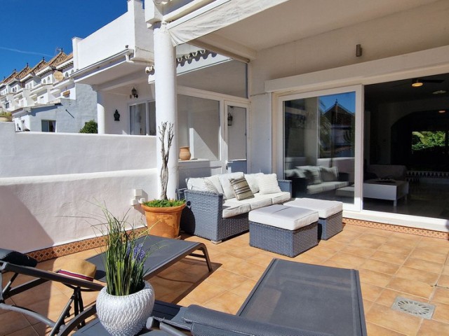 Townhouse, La Duquesa, R5333041