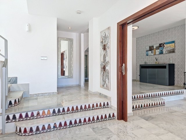 3 Bedrooms Townhouse in La Duquesa