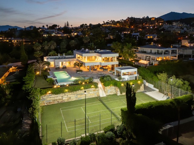 Villa avec 7 Chambres  à Nueva Andalucía