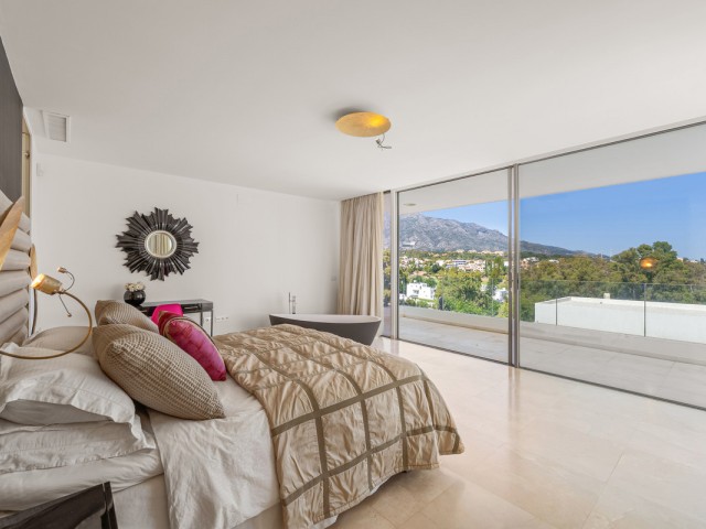 Villa avec 7 Chambres  à Nueva Andalucía