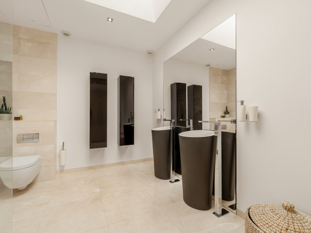 Villa avec 7 Chambres  à Nueva Andalucía