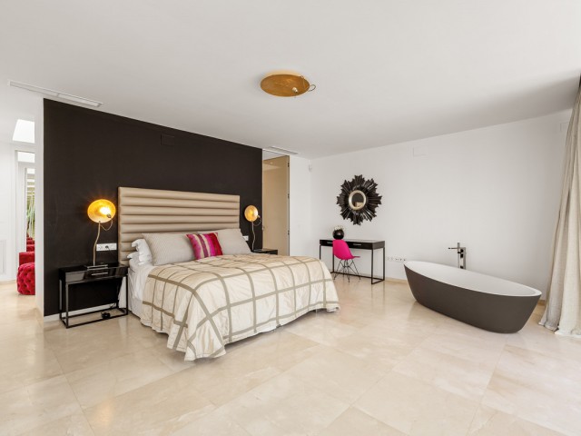 Villa avec 7 Chambres  à Nueva Andalucía