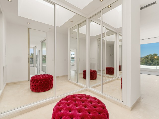 Villa avec 7 Chambres  à Nueva Andalucía
