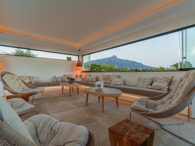 Villa avec 7 Chambres  à Nueva Andalucía