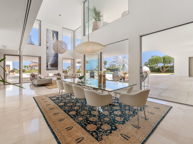 Villa avec 7 Chambres  à Nueva Andalucía