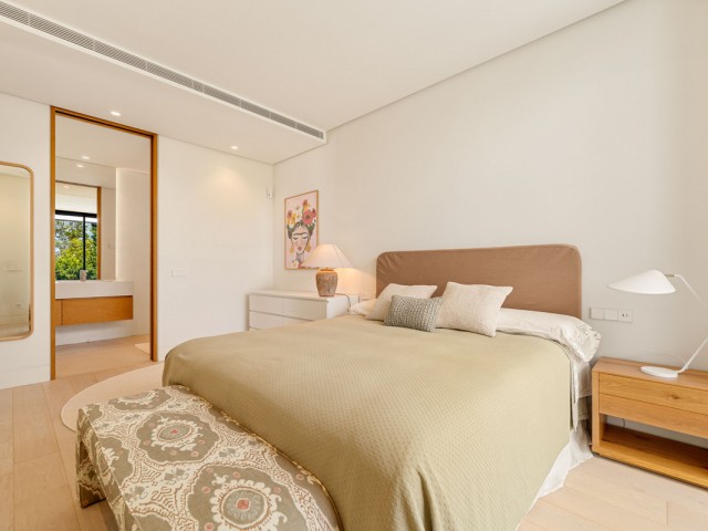 Villa con 6 Dormitorios  en Guadalmina Alta