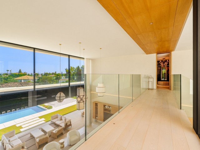 Villa con 6 Dormitorios  en Guadalmina Alta