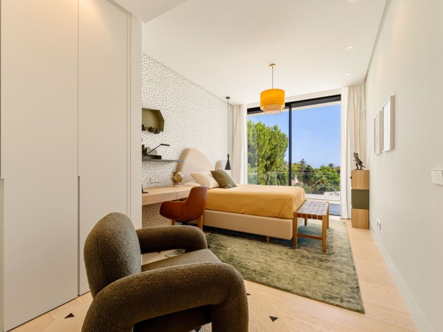 Villa con 6 Dormitorios  en Guadalmina Alta