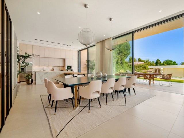 Villa con 6 Dormitorios  en Guadalmina Alta