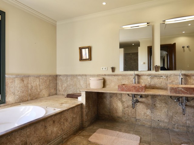 Villa avec 6 Chambres  à La Zagaleta