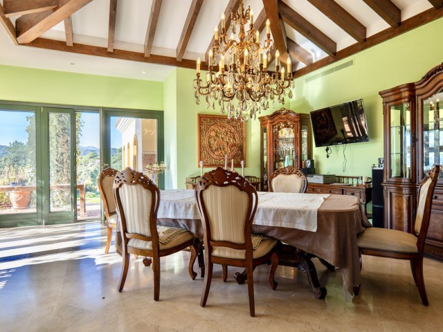 Villa con 6 Dormitorios  en La Zagaleta