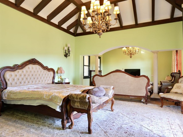 Villa con 6 Dormitorios  en La Zagaleta