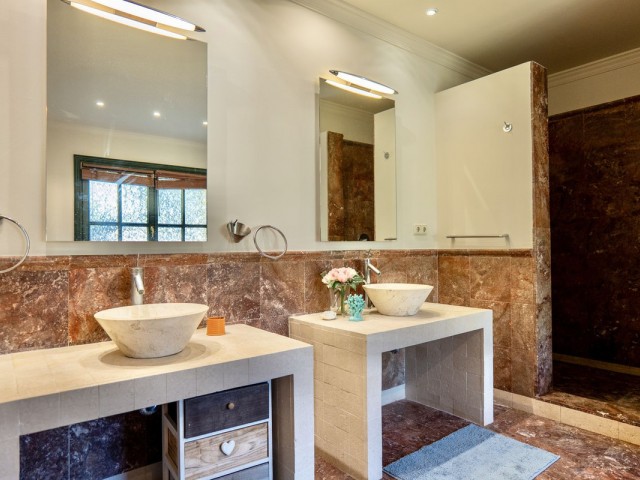Villa con 6 Dormitorios  en La Zagaleta