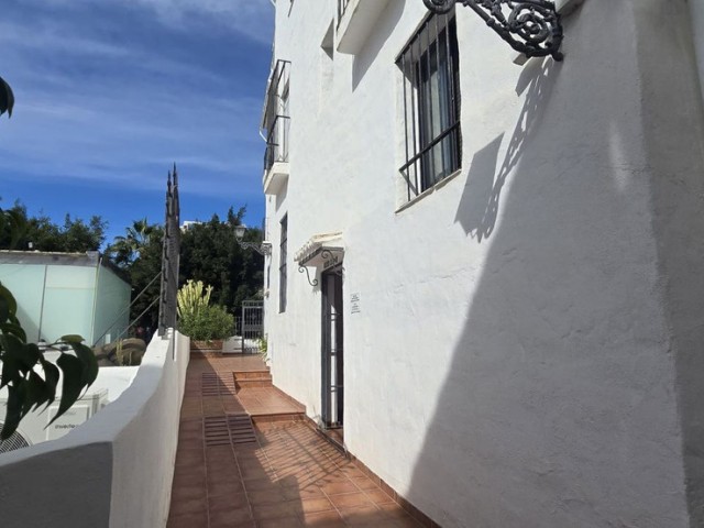 3 Bedrooms Apartment in Puerto Banús