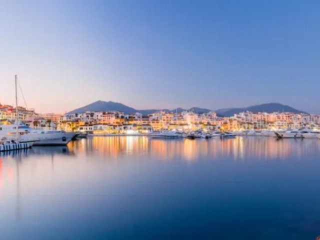 3 Bedrooms Apartment in Puerto Banús
