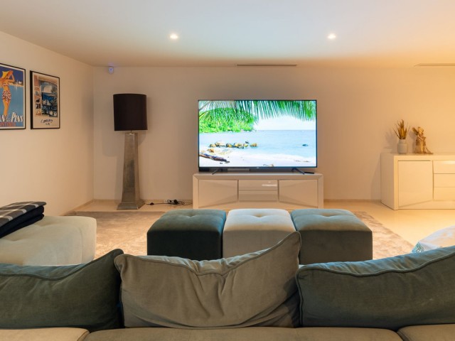 Villa con 6 Dormitorios  en Nueva Andalucía