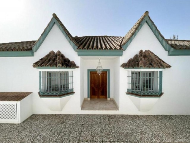 Huvila, San Roque, R5336317