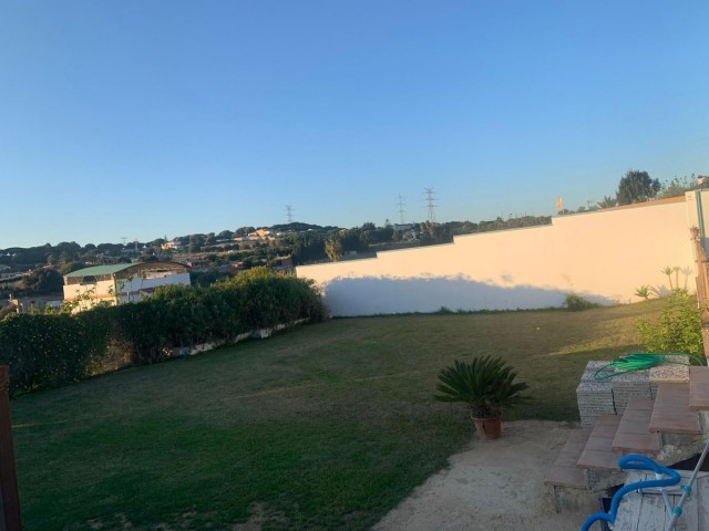 Huvila, San Roque, R5336317