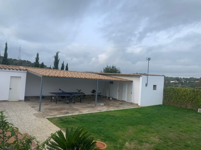 Huvila, San Roque, R5336317