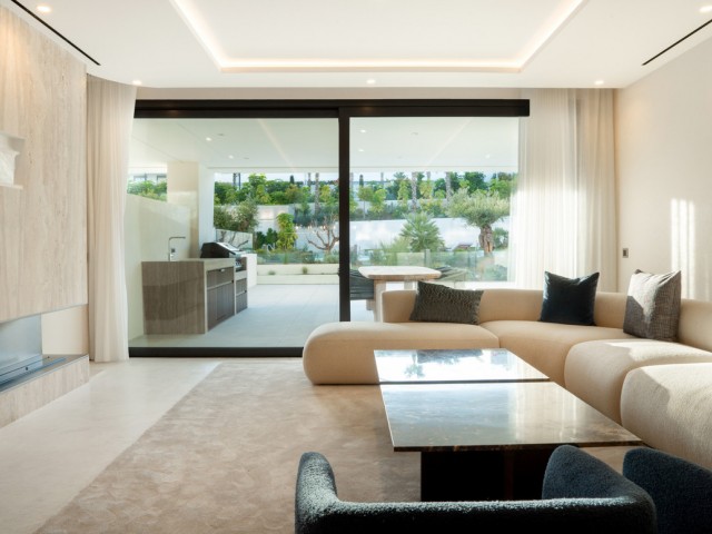 4 Bedrooms Apartment in The Golden Mile