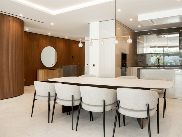 4 Bedrooms Apartment in The Golden Mile
