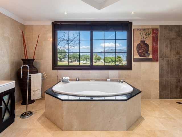 4 Bedrooms Villa in La Cala Golf