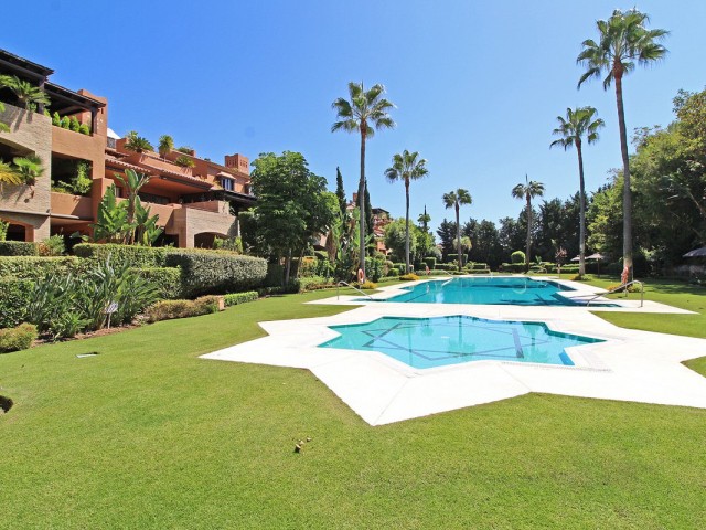 Apartment, Guadalmina Baja, R5337001