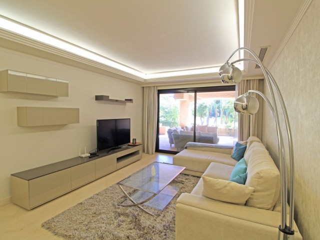 Apartment, Guadalmina Baja, R5337001