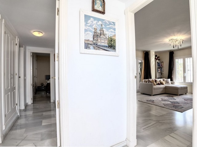 2 Bedrooms Apartment in Nueva Andalucía